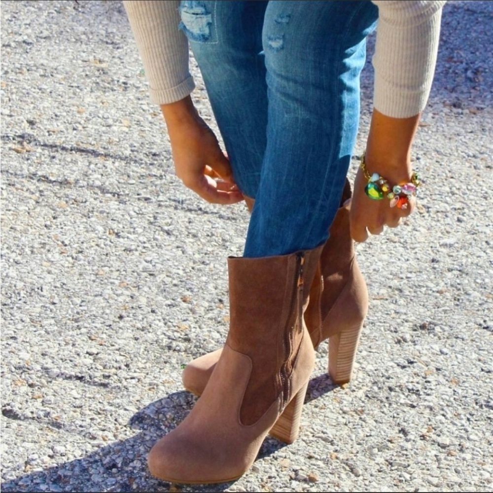 UGG- Athena Suede Leather Stacked Heel Boots Size 5